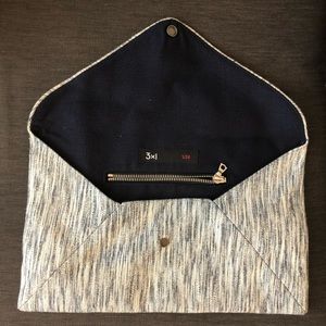 3x1 blue and white clutch